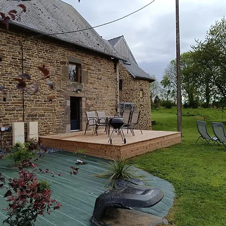 Сasa de vacaciones De La Foret Le Mesnil-Villeman